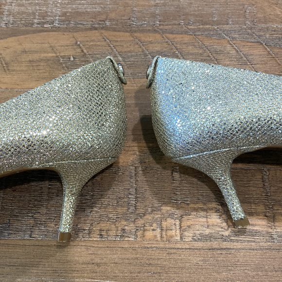 MICHAEL Michael Kors Silver Sparkly Pumps - Picture 10 of 14